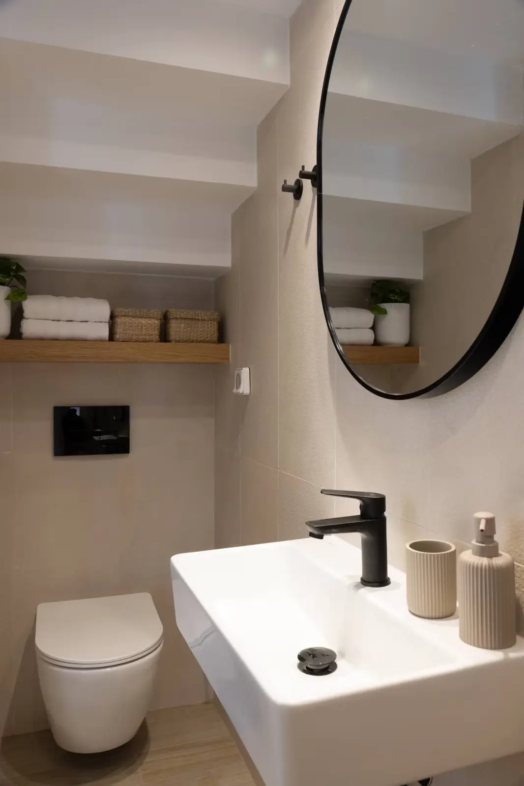 Paradise Villa 2 Bathroom 1